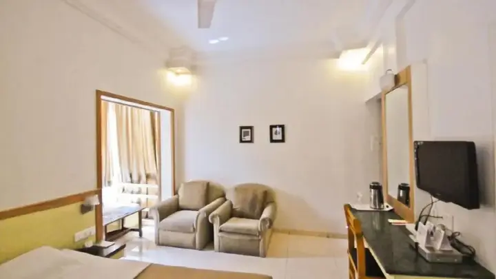 Пуна: Hotel Parichay