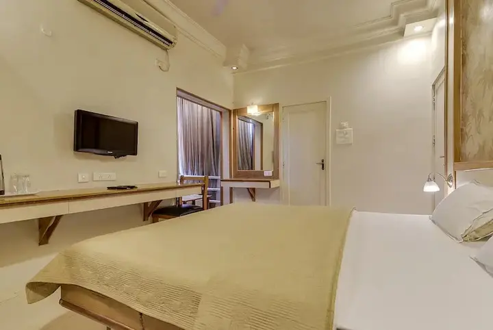 Пуна: Hotel Parichay
