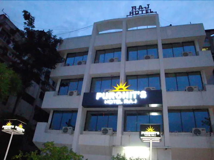 Сурат: Purohit S Hotel Raj