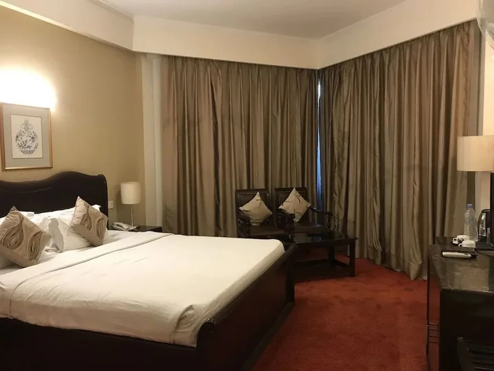 Нью-Дели: Claremont KNY Hotel