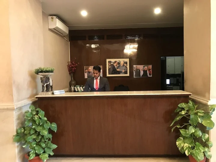 Нью-Дели: Claremont KNY Hotel