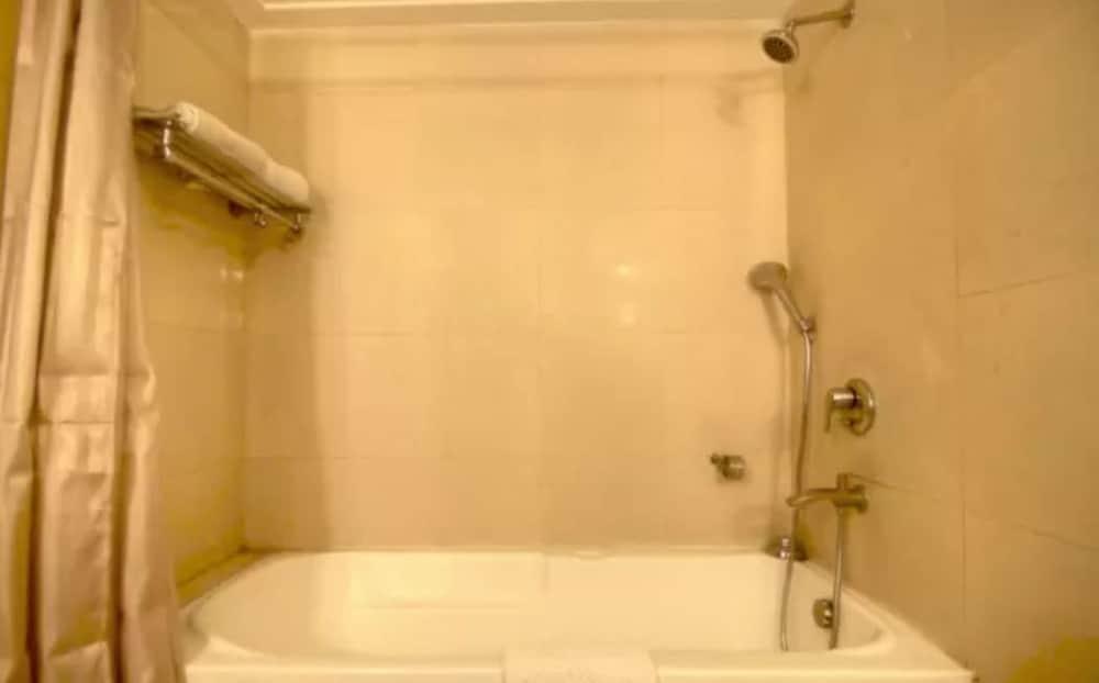 Нью-Дели: Claremont KNY Hotel