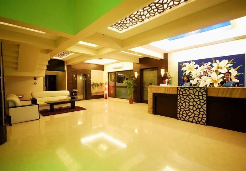 Нашик: The Ren Hotels