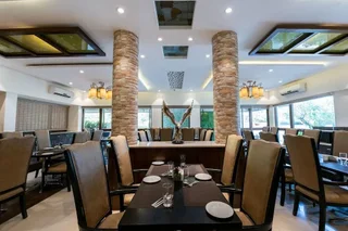 Нашик: The Ren Hotels