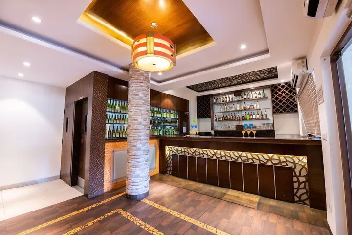 Нашик: The Ren Hotels