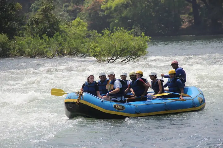 Лонда: Bison River Resort