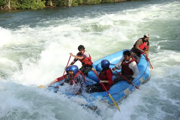 Лонда: Bison River Resort