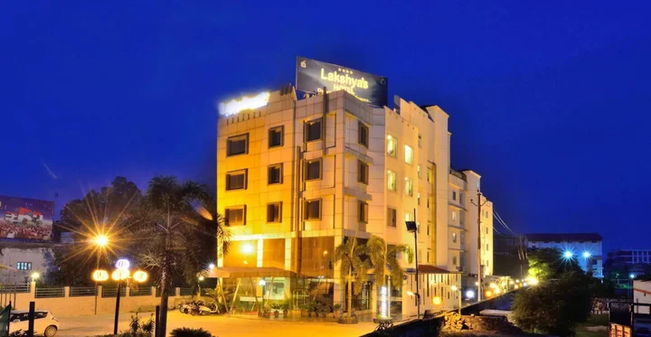Джвалапур: Lakshya's Hotel