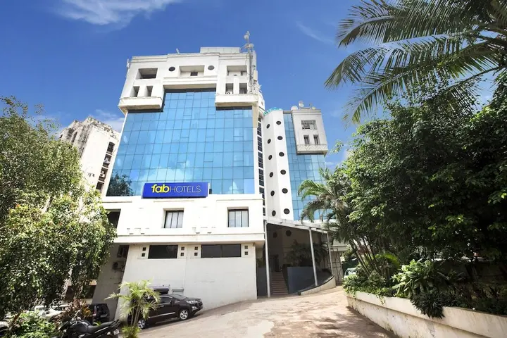 Мумбаи: Fabhotel Savoy Suites Mumbai Airport