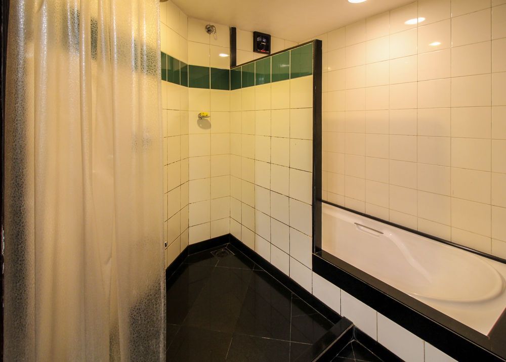 Мумбаи: Fabhotel Savoy Suites Mumbai Airport