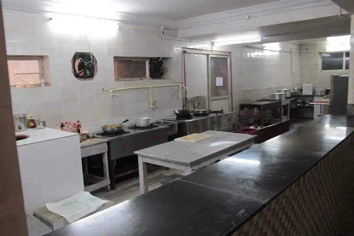 Ути: Hotel Jaysanthi