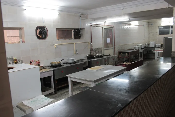 Ути: Hotel Jaysanthi