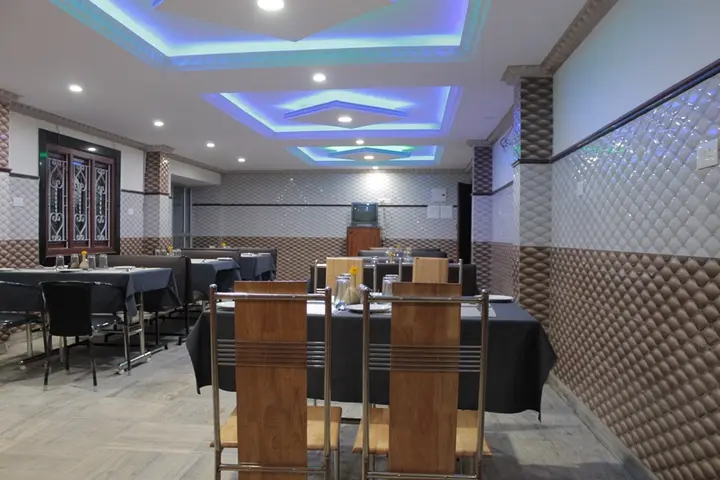 Ути: Hotel Jaysanthi