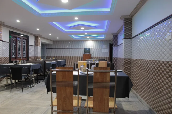 Ути: Hotel Jaysanthi