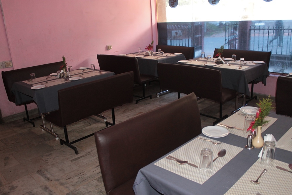 Ути: Hotel Jaysanthi