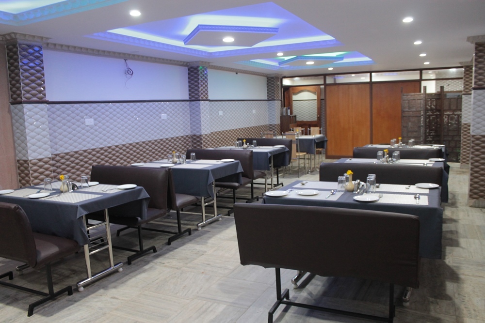 Ути: Hotel Jaysanthi