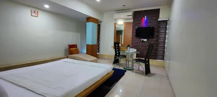 Вапи: Hotel Easy Retreat