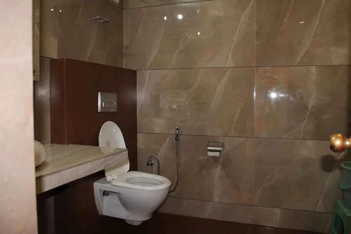 Чамба: Hotel President