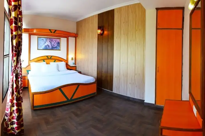 Чамба: Hotel President