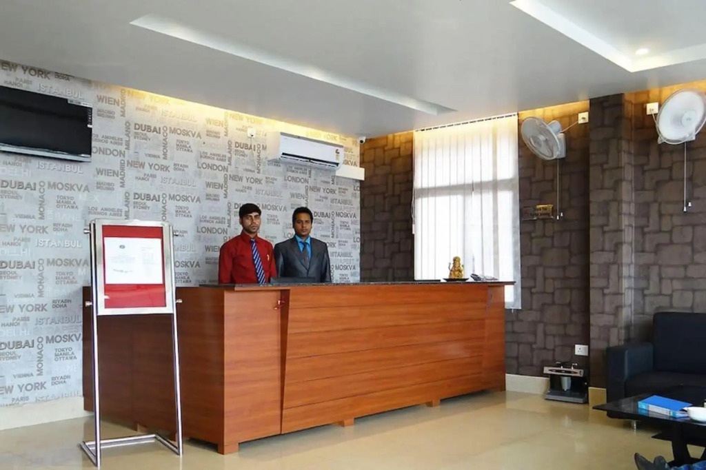 Гиридих: Hotel Orbitz