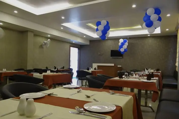 Гиридих: Hotel Orbitz