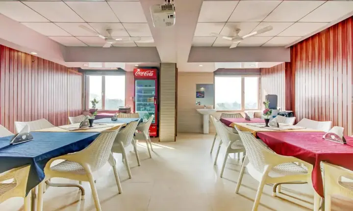 Вапи: Hotel Shree Daan