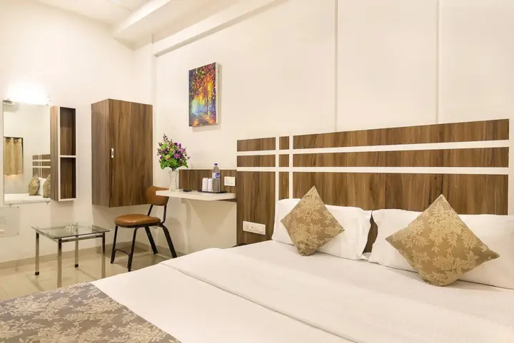 Сурат: Hotel Satkar