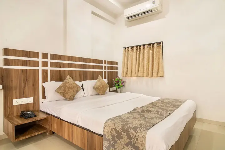 Сурат: Hotel Satkar