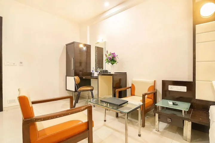 Сурат: Hotel Satkar