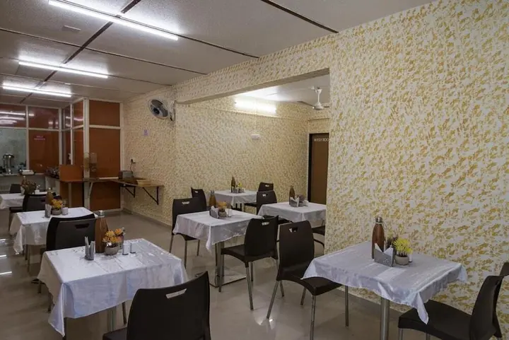 Сурат: Hotel Sheetal Plaza