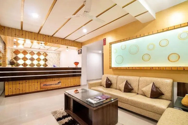 Сурат: Hotel Sheetal Plaza