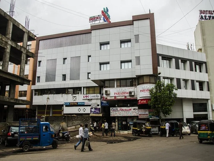 Сурат: Hotel Sheetal Plaza