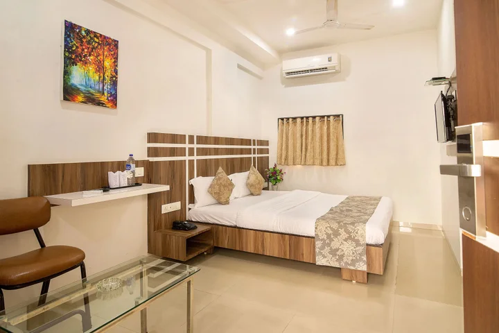 Сурат: Hotel Sheetal Plaza