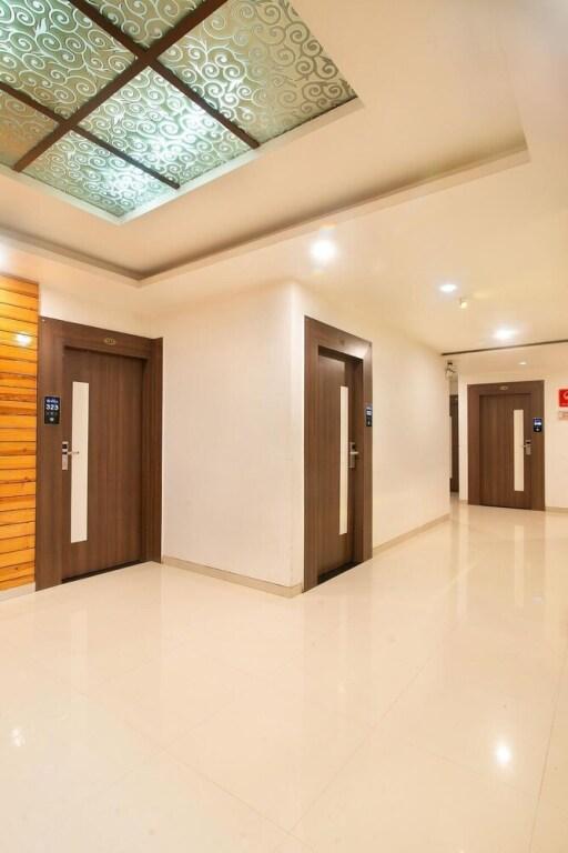 Сурат: Hotel Sheetal Plaza