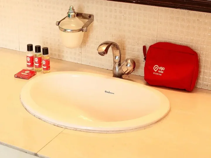Колката: OYO 2871 Hotel Ratnakar Inn