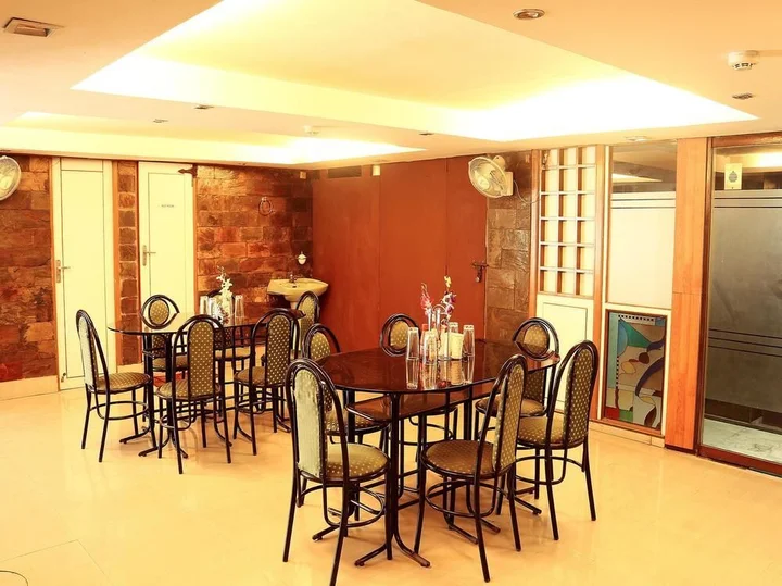 Колката: OYO 2871 Hotel Ratnakar Inn
