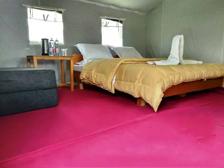 Хундер: Cold Desert Camp