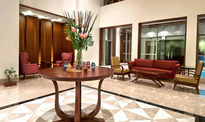 Зиракпур: The Golden Plaza Hotel & Spa