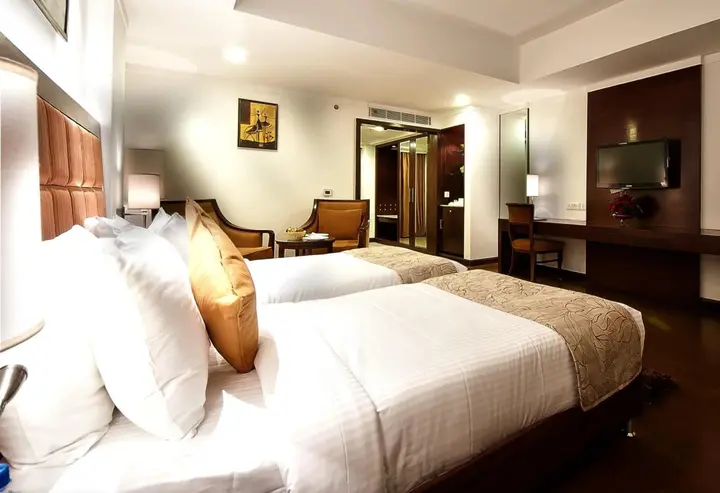 Зиракпур: The Golden Plaza Hotel & Spa