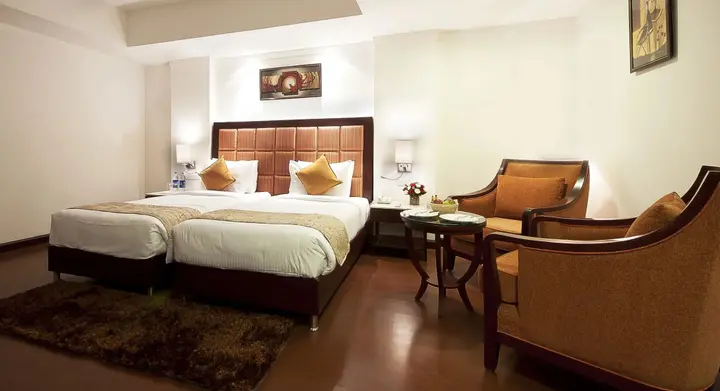 Зиракпур: The Golden Plaza Hotel & Spa