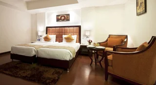 Зиракпур: The Golden Plaza Hotel & Spa