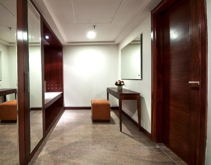 Зиракпур: The Golden Plaza Hotel & Spa