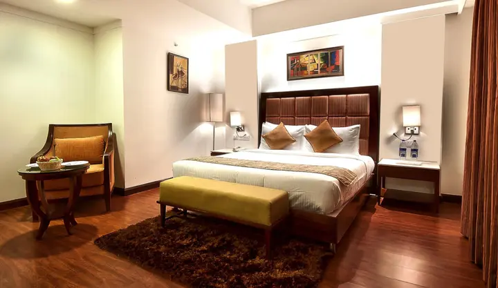 Зиракпур: The Golden Plaza Hotel & Spa