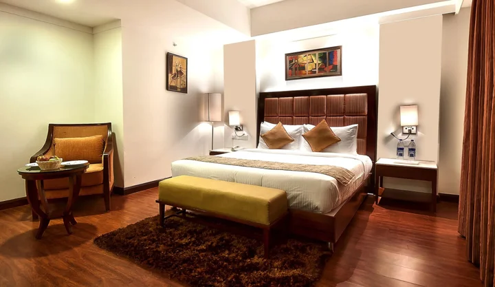 Зиракпур: The Golden Plaza Hotel & Spa