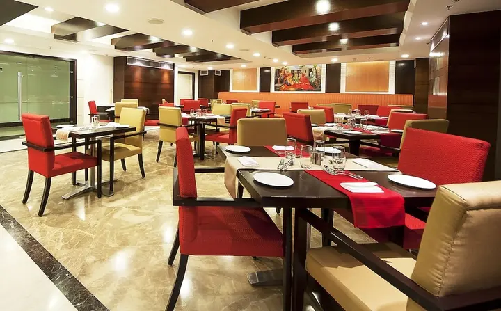 Зиракпур: The Golden Plaza Hotel & Spa