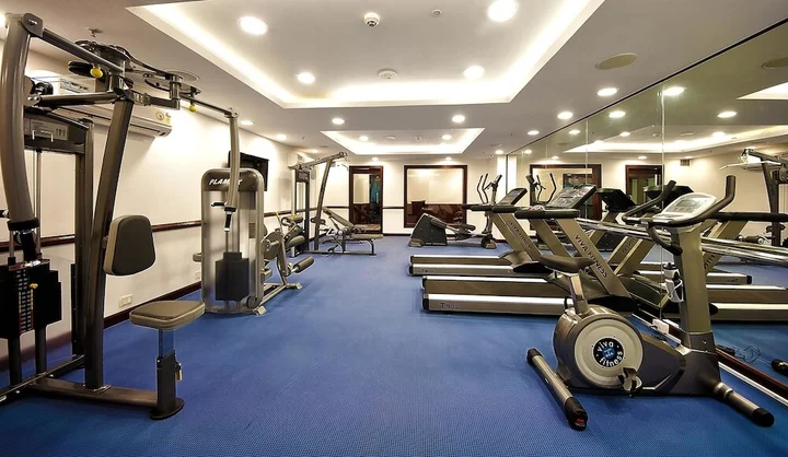 Зиракпур: The Golden Plaza Hotel & Spa