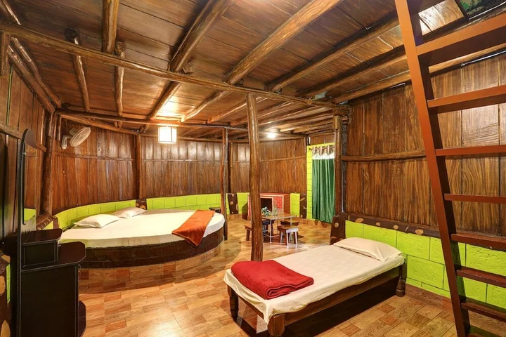 Какабе: Evergreen County Coorg