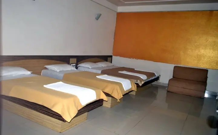 Олд-Махабалешвар: Hotel Rahil Plaza