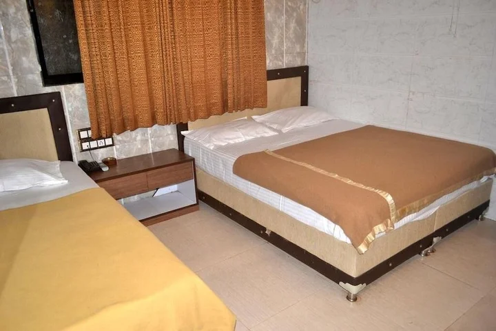 Олд-Махабалешвар: Hotel Rahil Plaza