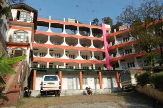 Раникхет: Hotel Shivay